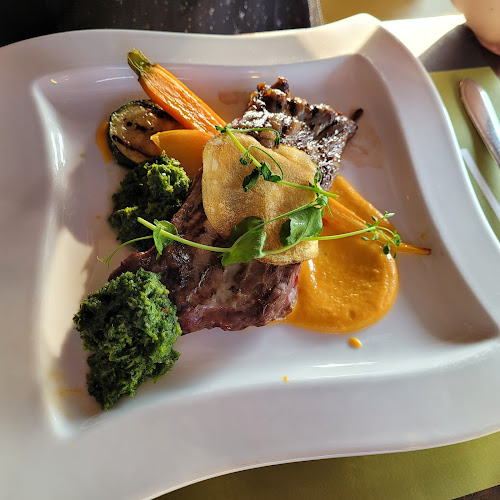 Florizz Bar & Kitchen Open Times