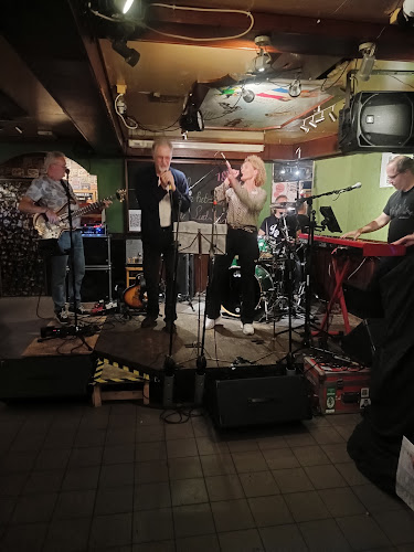 Andrea's borrelbar Open Times