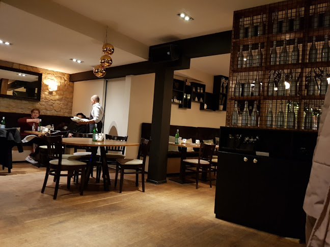 Lien's Kitchen Open Times