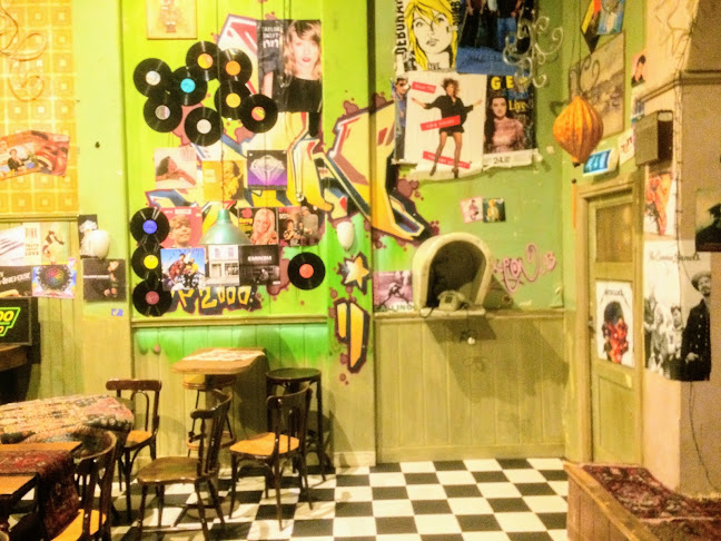 Comentarii opinii despre Top 2000 Café