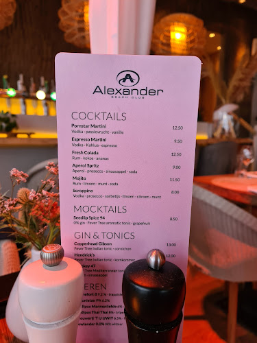 Comentarii opinii despre Alexander Beach Club