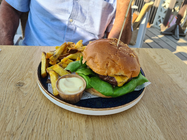 Comentarii opinii despre Alexander Beach Club