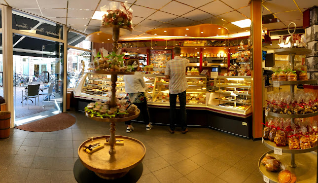 Comentarii opinii despre Banketbakkerij Herfst Tearoom Chocolade Siroopwafels Gebak Taart