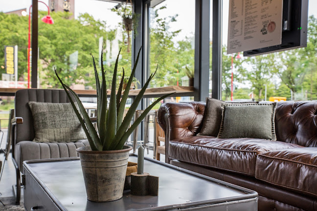 Cafetaria HappyFood Barneveld-Zuid - Horeca