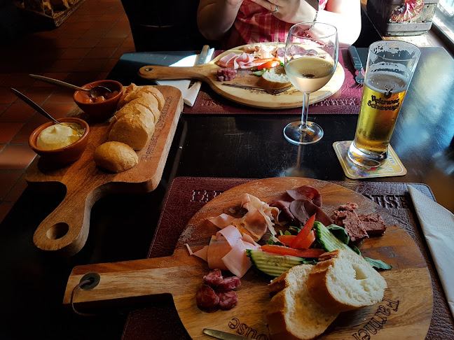 Comentarii opinii despre Farmer's Steakhouse