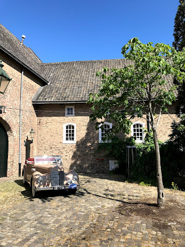 Hof Kasteel Erenstein Phone number