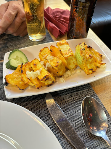 Comentarii opinii despre Delhi Darbaar Indiaas Restaurant