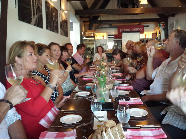 Momenti Phone number