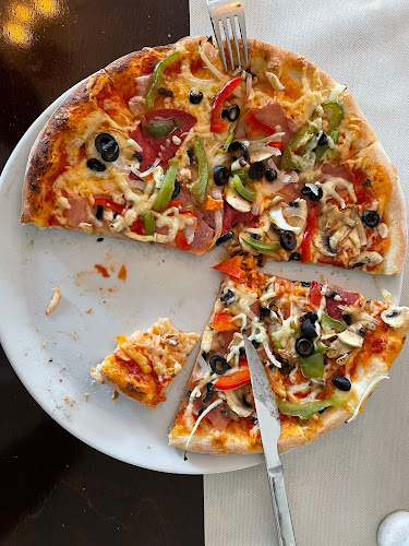 Comments and reviews of La Piazza