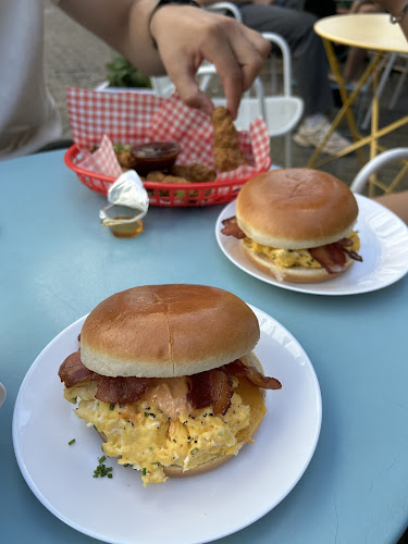 Haley's Comet Breakfastclub - Horeca