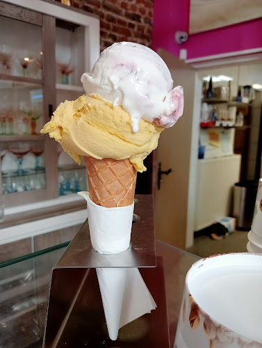 Reviews of IJssalon Op de Douve in Merkelbeek - Horeca