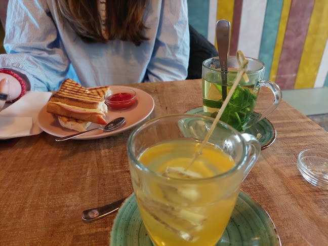 Comentarii opinii despre K'hoeffie & Kado~ coffee- & conceptstore