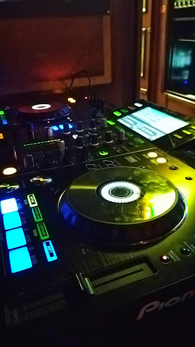 Comments and reviews of The pub '61