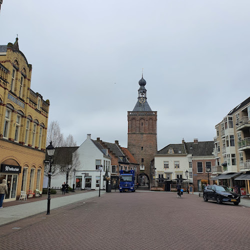 Comentarii opinii despre V.O.F. Eetsalon Meyer