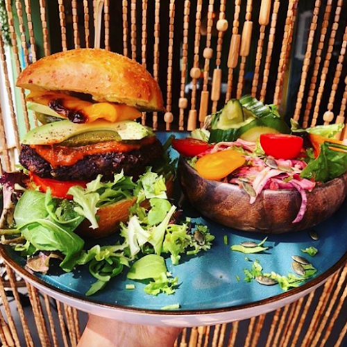 Neighbours Kitchen - Plantbased Soulfood