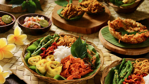 Eethuys Daina Phone number