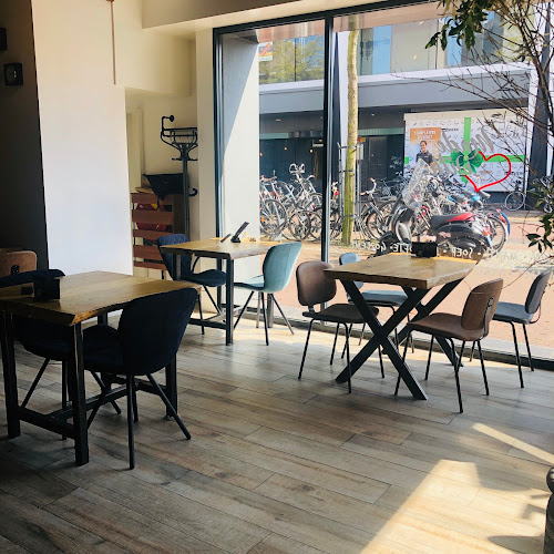 Cozy Lunchroom Phone number