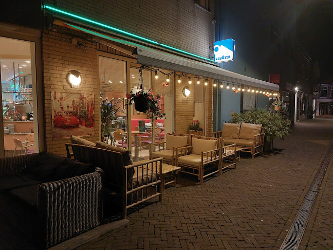 Comments and reviews of IJssalon Friûl