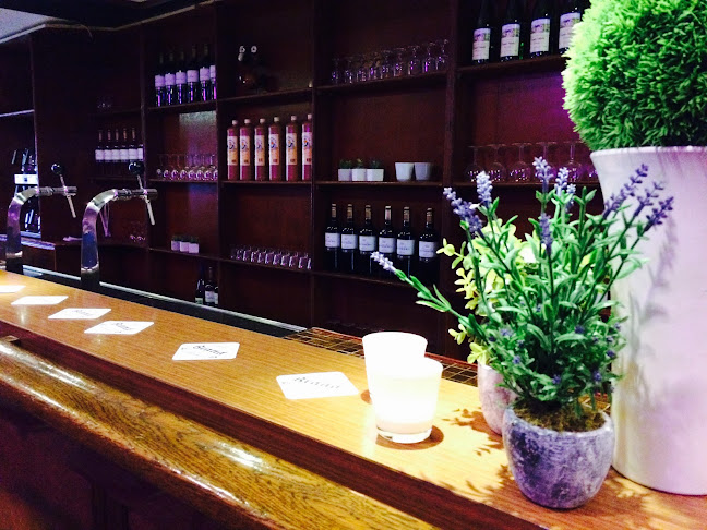 COMIQ | shared dining - Stein