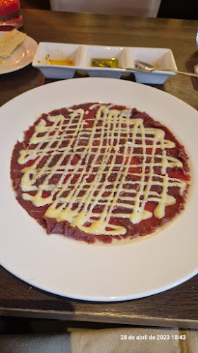 Momenti Phone number