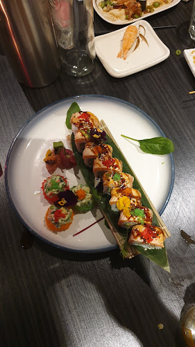 Comentarii opinii despre Sushi en Grill restaurant Sakura