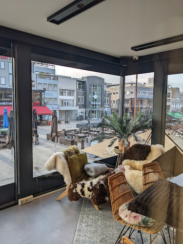 Comentarii opinii despre NUL36: Food | Drinks | Friends