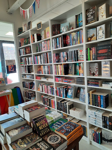 Comentarii opinii despre A Lot Of Books