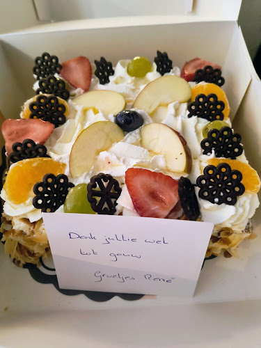 Comentarii opinii despre Aardoom Brood-en Banketbakkerij C J