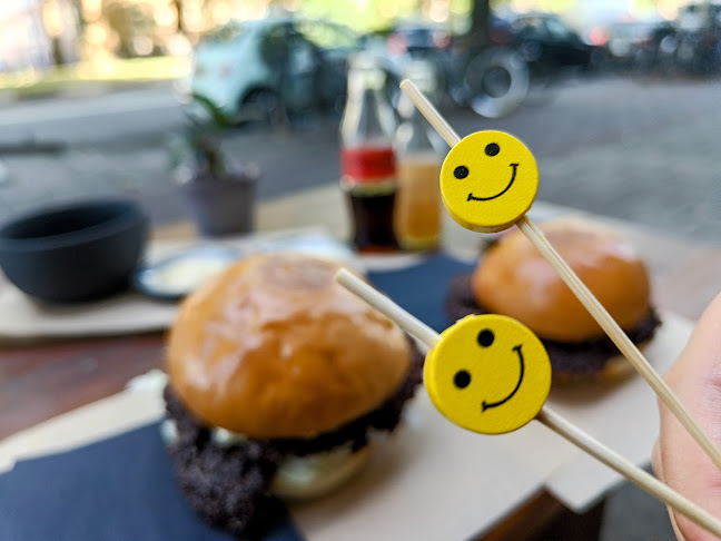 Comentarii opinii despre Janana Burger