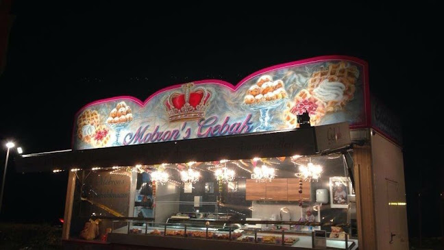 Mobron's gebak oliebollen kraam