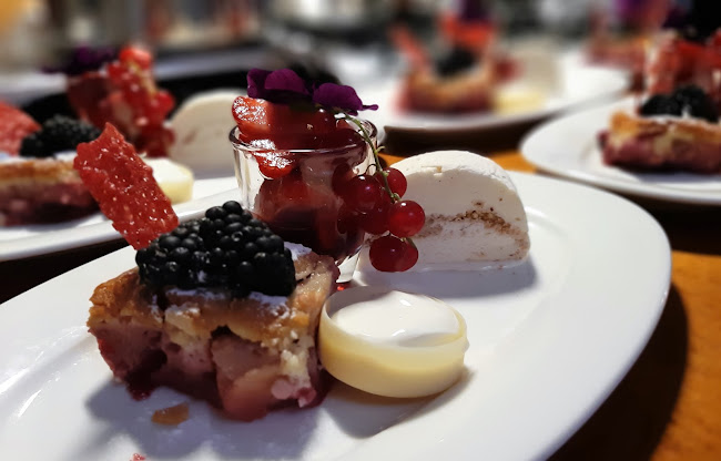 Aga Kookhuis Jantrus Phone number