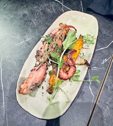 Comentarii opinii despre DOWN & UP