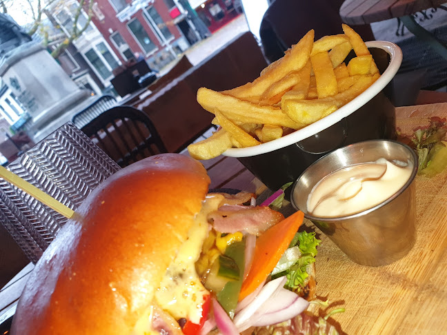 Comentarii opinii despre Manzo's Bar Bistro