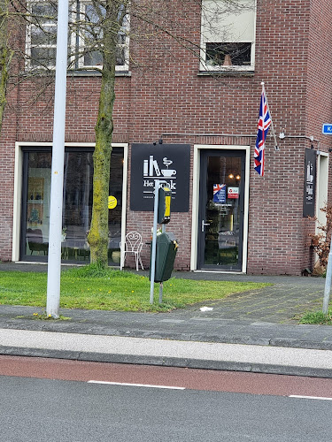 A Lot Of Books - Horeca