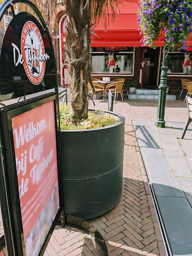 Comentarii opinii despre Café De Typhoon