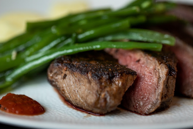 Comentarii opinii despre The Den Restaurant & Bar