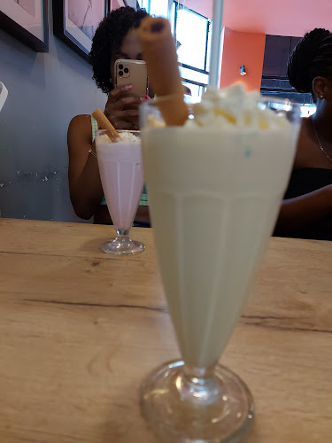 The Wings Paradise Den Haag Phone number