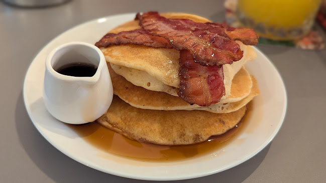 Opinii despre Haley's Comet Breakfastclub în Den Haag - Horeca