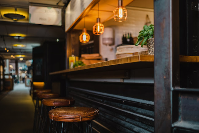 Renato's Pizzeria - Foodhallen - Amsterdam