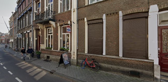 Restaurant The India House Phone number